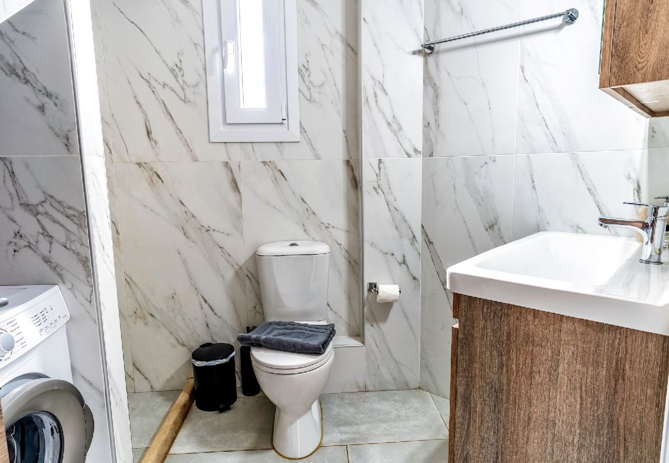 House in Panormo - Zefyros Suite, Seafront Retreat