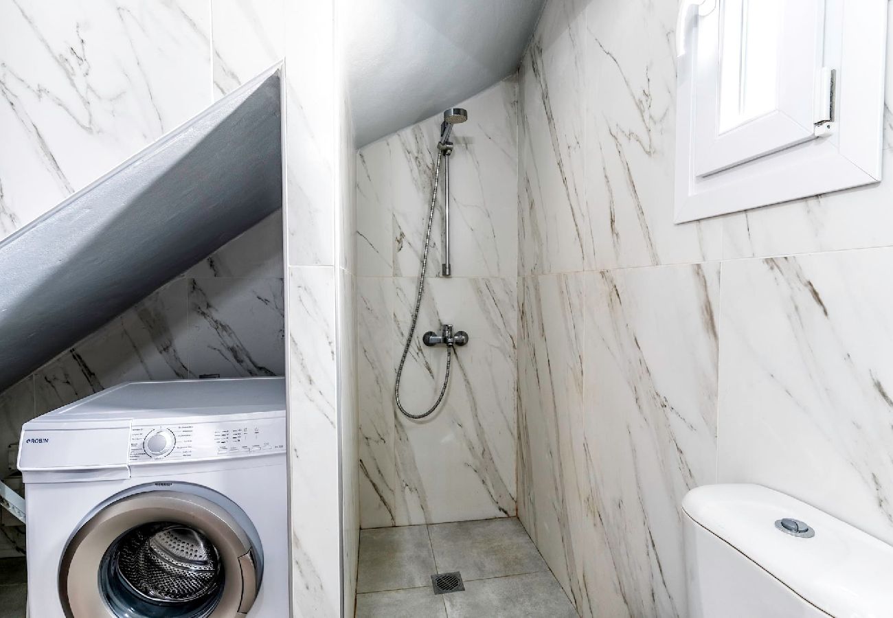 House in Panormo - Zefyros Suite, Seafront Retreat