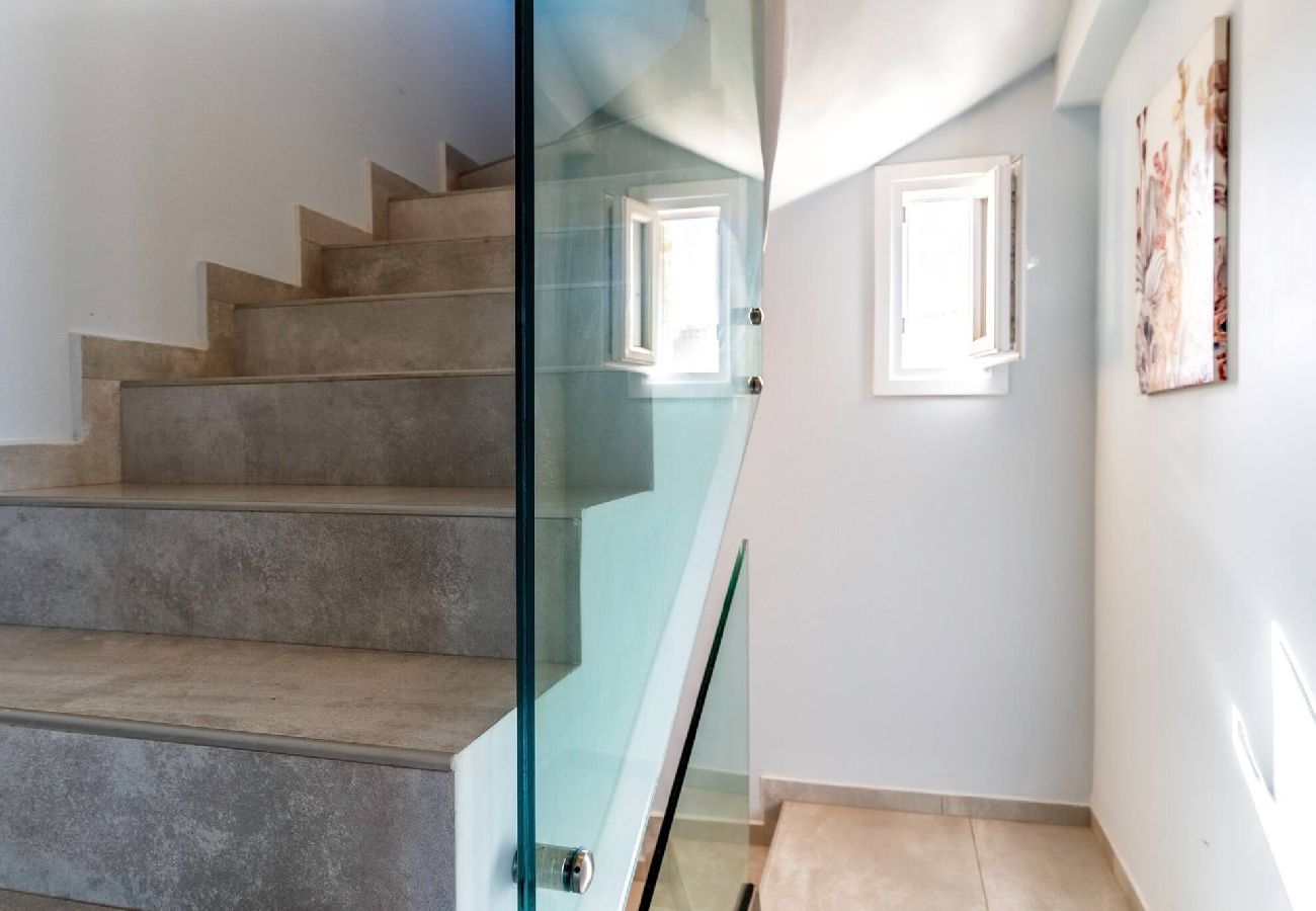 House in Panormo - Zefyros Suite, Seafront Retreat