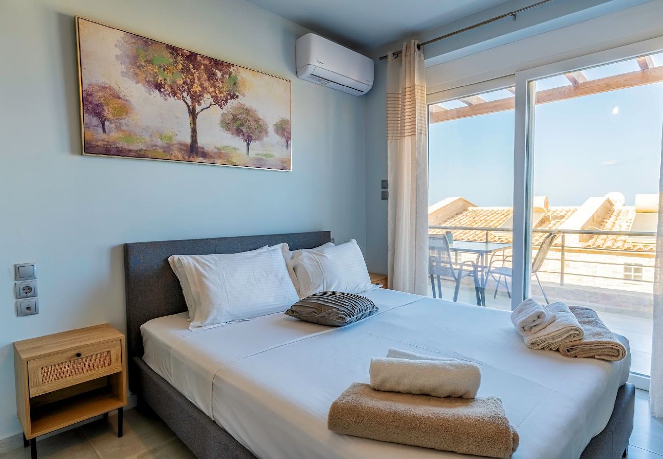 House in Panormo - Zefyros Suite, Seafront Retreat