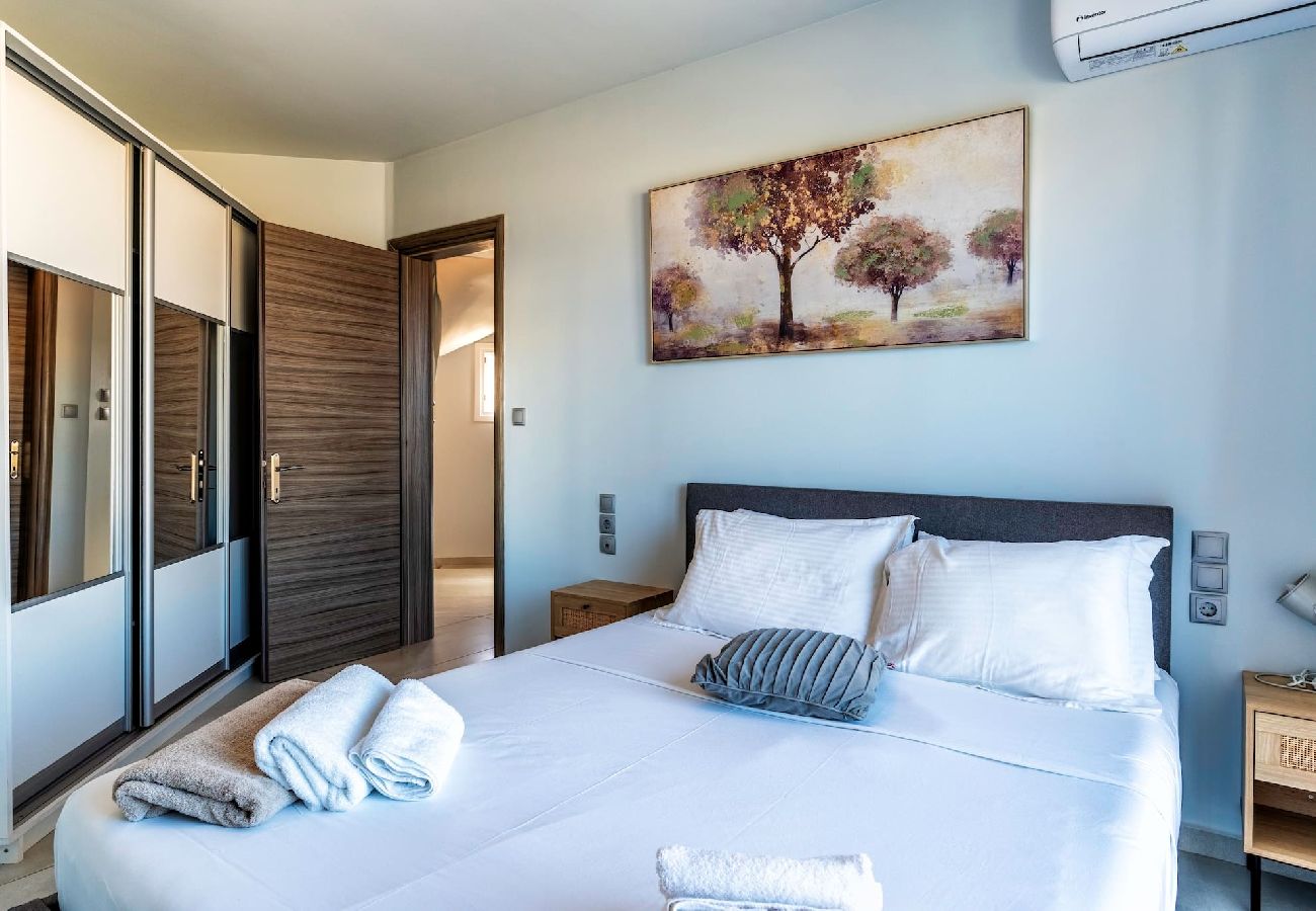 House in Panormo - Zefyros Suite, Seafront Retreat