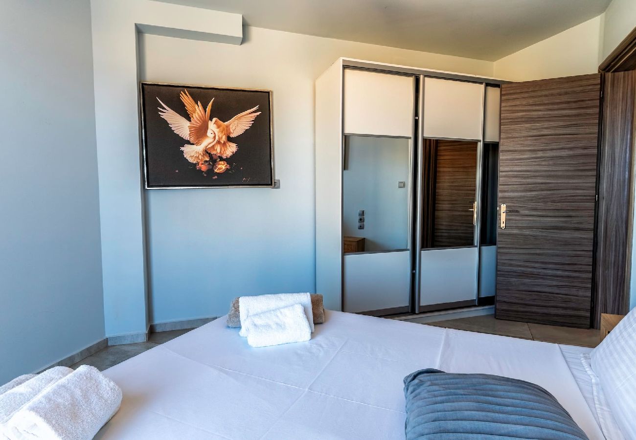 House in Panormo - Zefyros Suite, Seafront Retreat