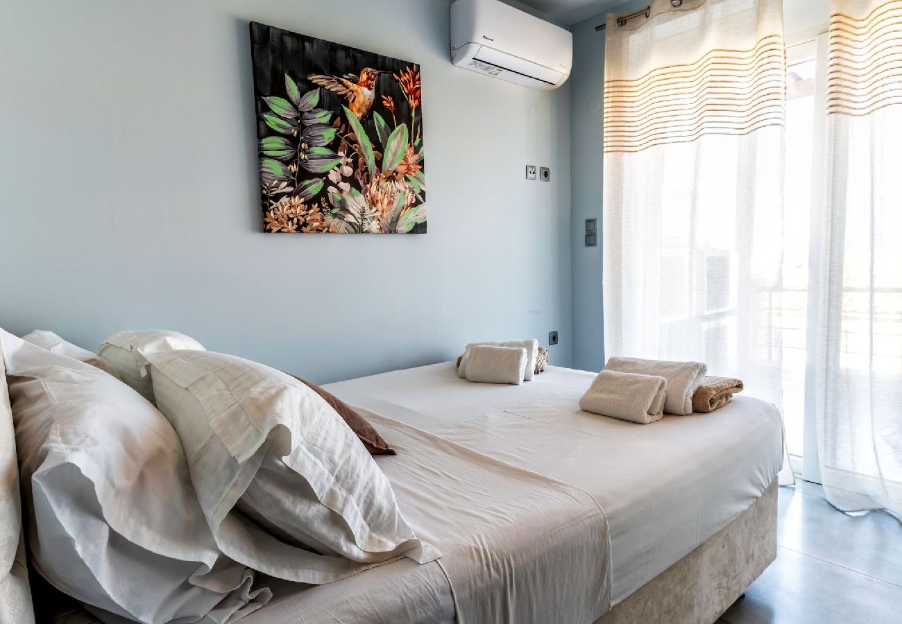 House in Panormo - Zefyros Suite, Seafront Retreat