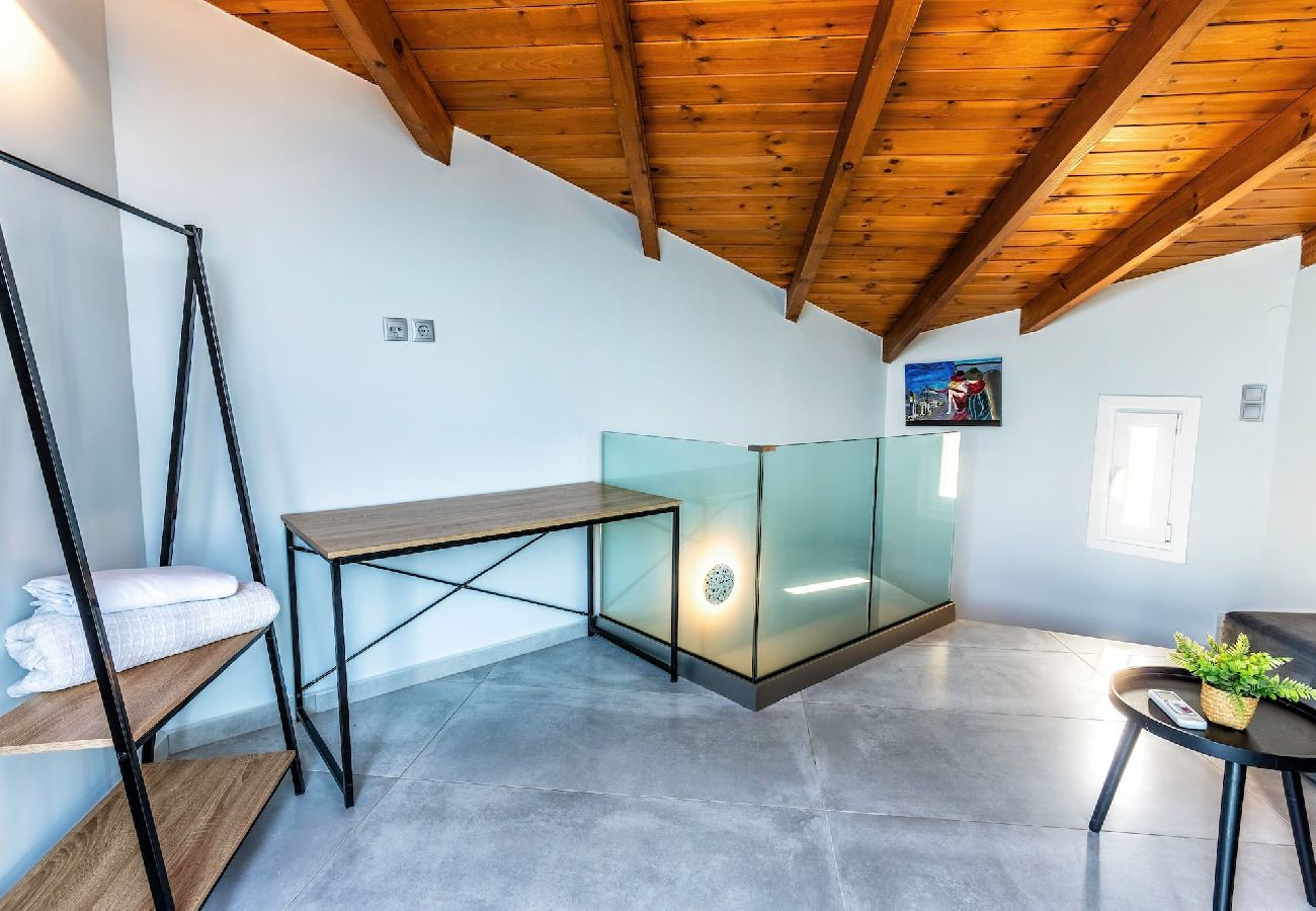 House in Panormo - Zefyros Suite, Seafront Retreat