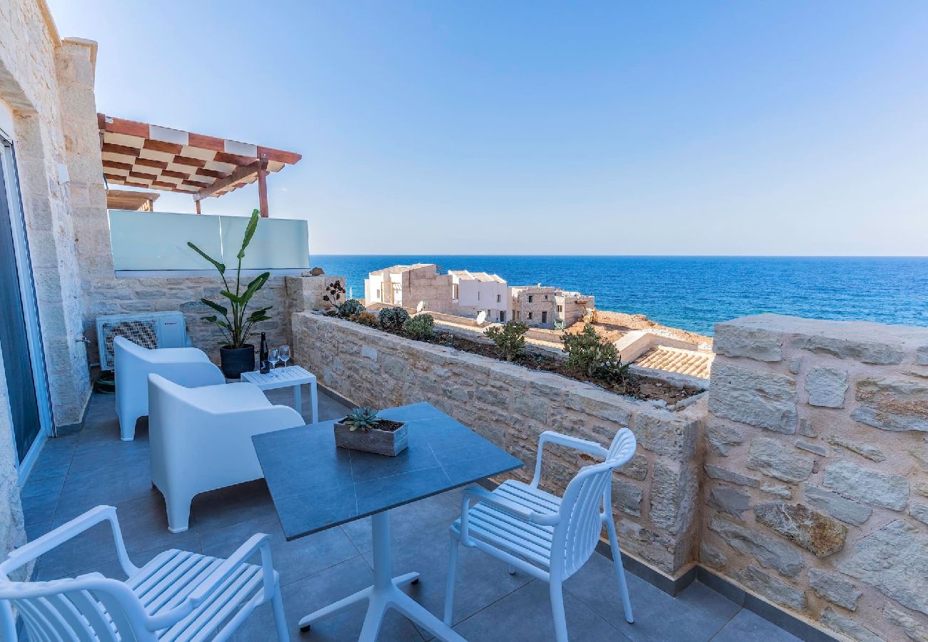 House in Panormo - Zefyros Suite, Seafront Retreat