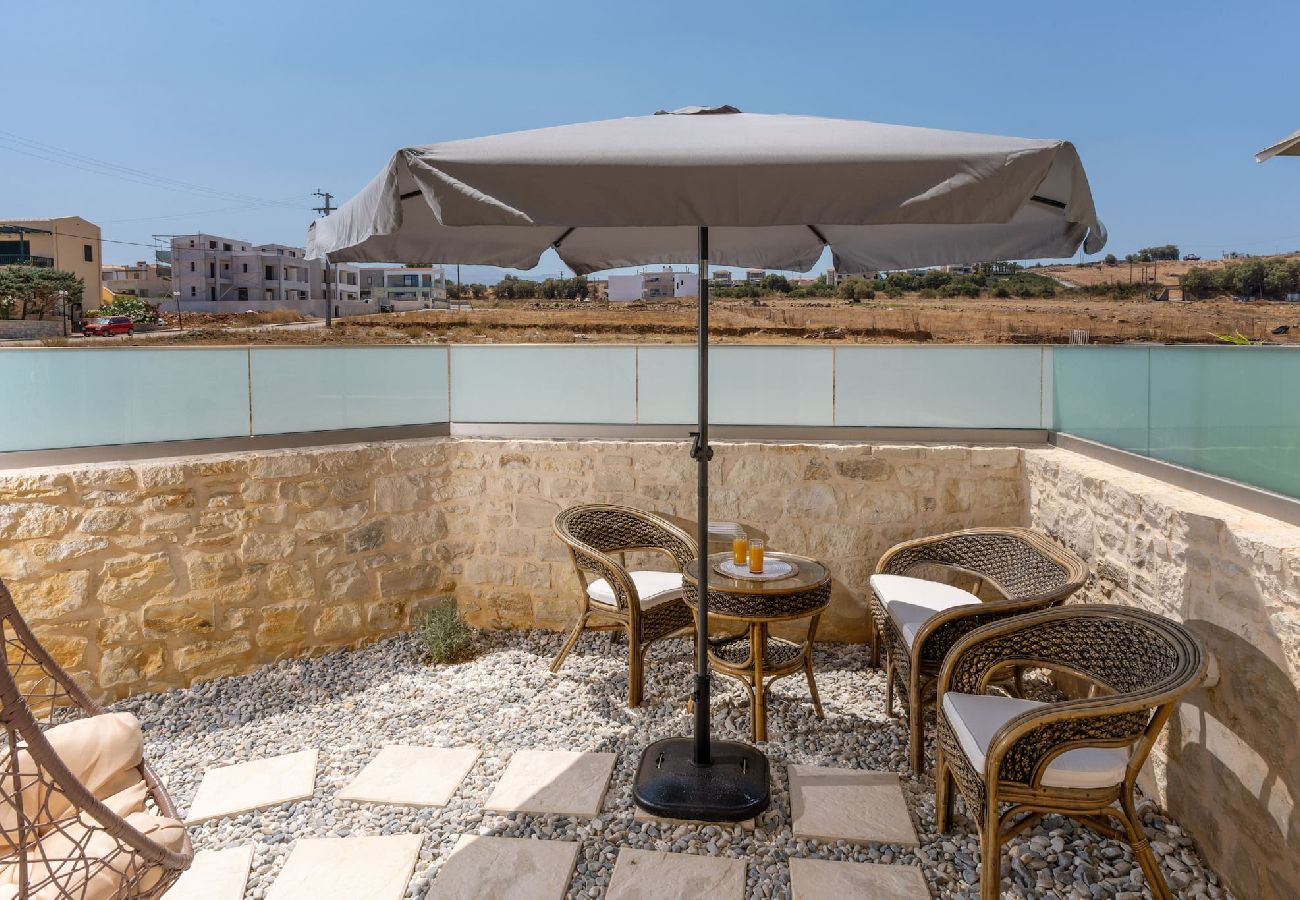 House in Panormo - Leon Suite, Seafront Residence