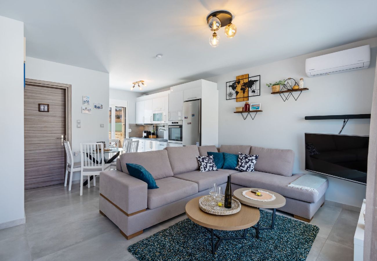 House in Panormo - Leon Suite, Seafront Residence