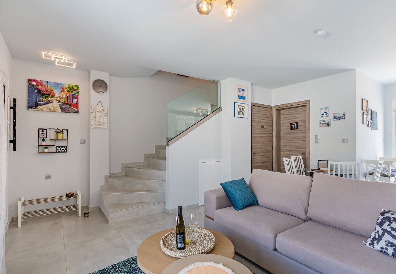 House in Panormo - Leon Suite, Seafront Residence