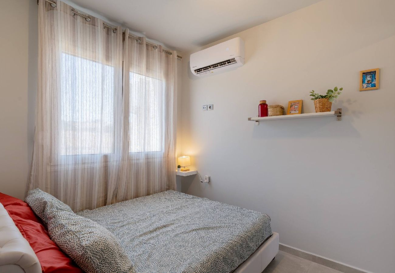 House in Panormo - Leon Suite, Seafront Residence