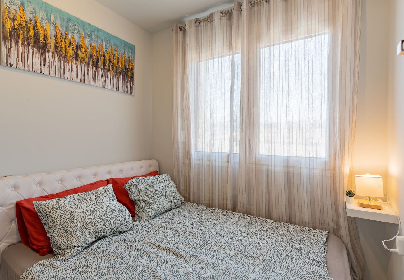 House in Panormo - Leon Suite, Seafront Residence