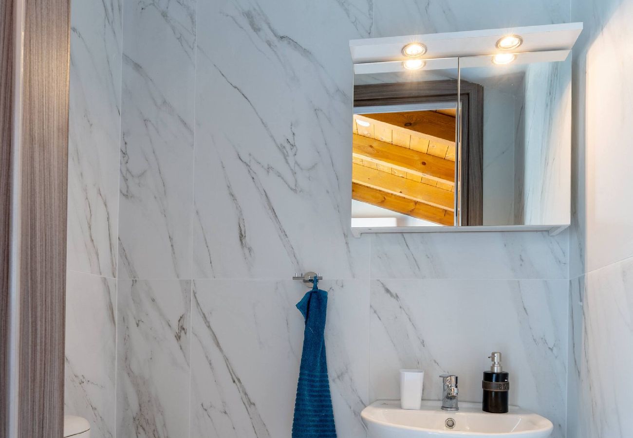 House in Panormo - Leon Suite, Seafront Residence