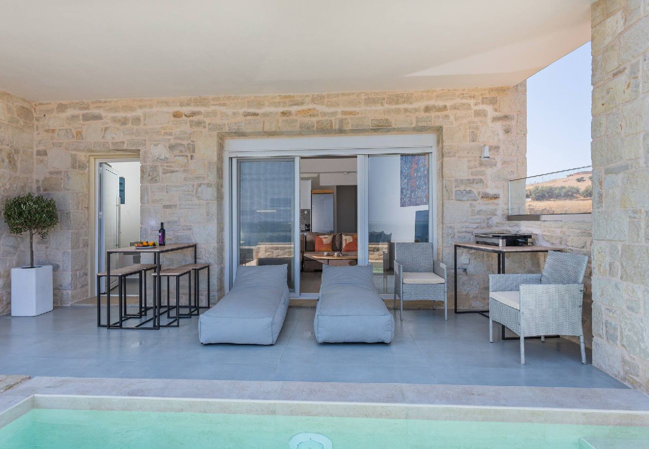 House in Panormo - Sofia Suite, Seaside Hideaway