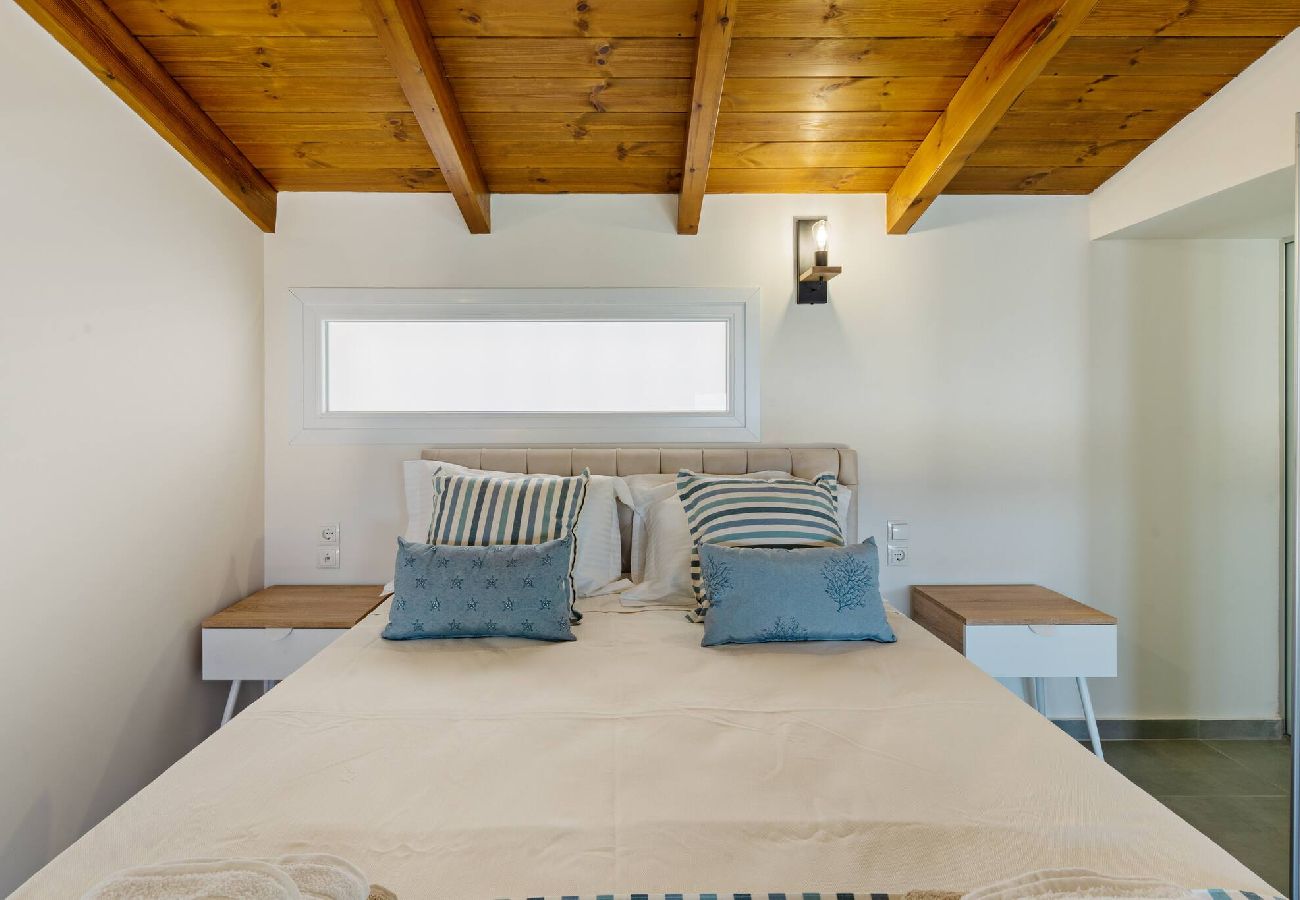 House in Panormo - Sofia Suite, Seaside Hideaway