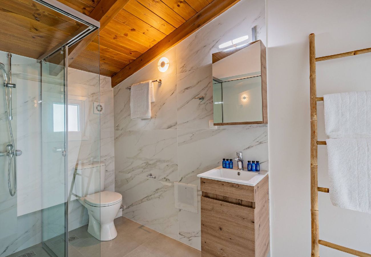 House in Panormo - Sofia Suite, Seaside Hideaway