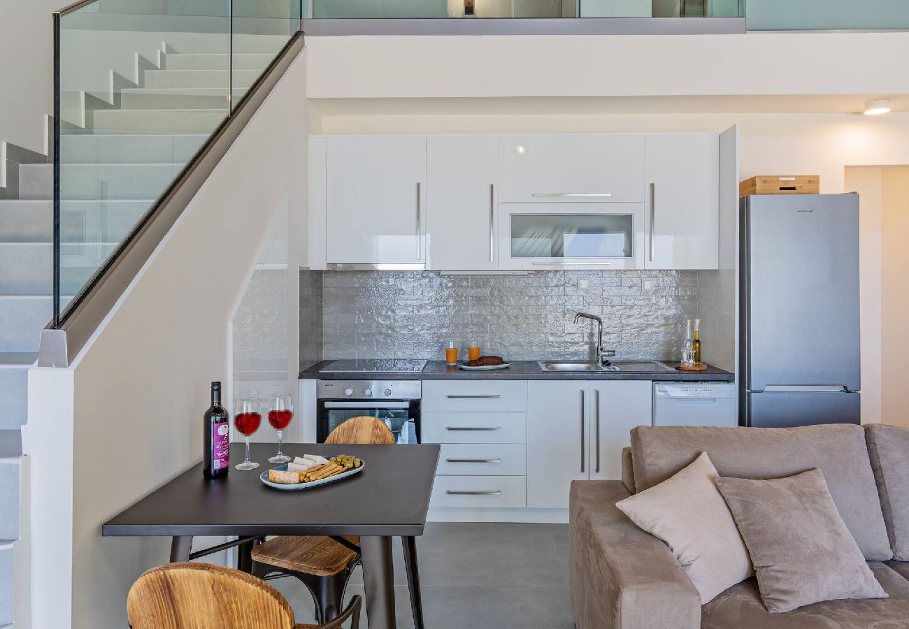 House in Panormo - Philip Suite, Seaside Escape