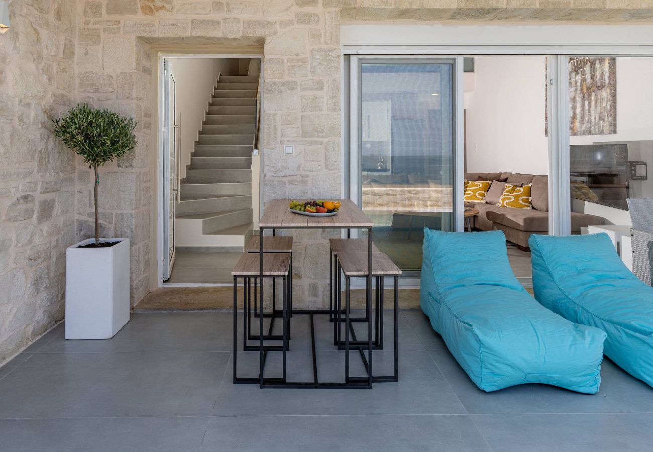 House in Panormo - Philip Suite, Seaside Escape