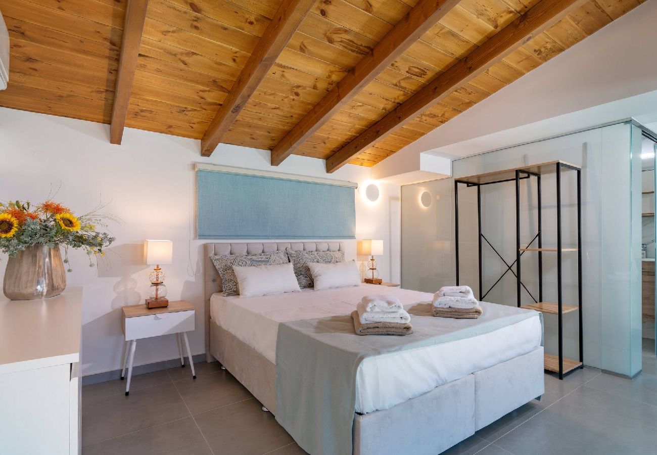 House in Panormo - Aura Suite, Coastline Getaway