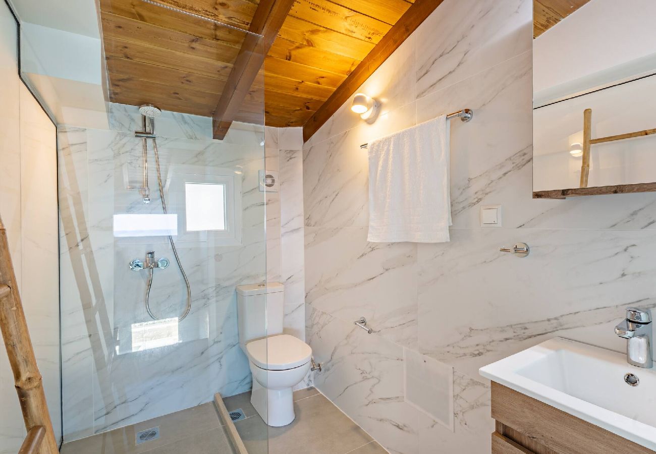 House in Panormo - Aura Suite, Coastline Getaway