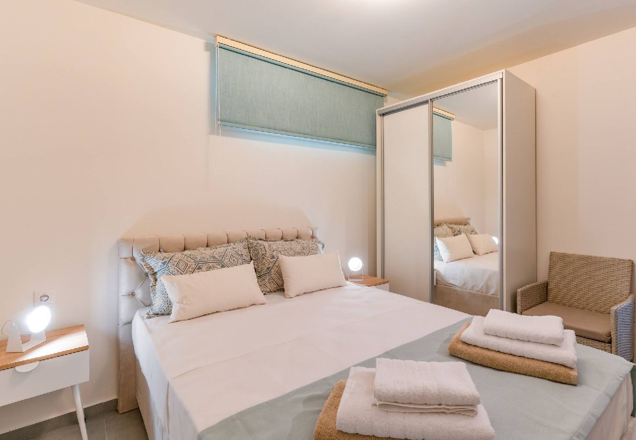 House in Panormo - Aura Suite, Coastline Getaway