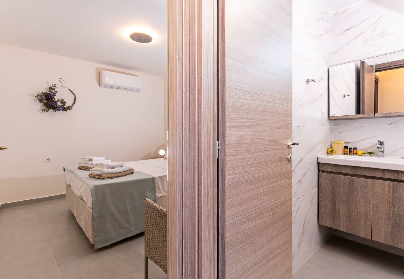 House in Panormo - Aura Suite, Coastline Getaway