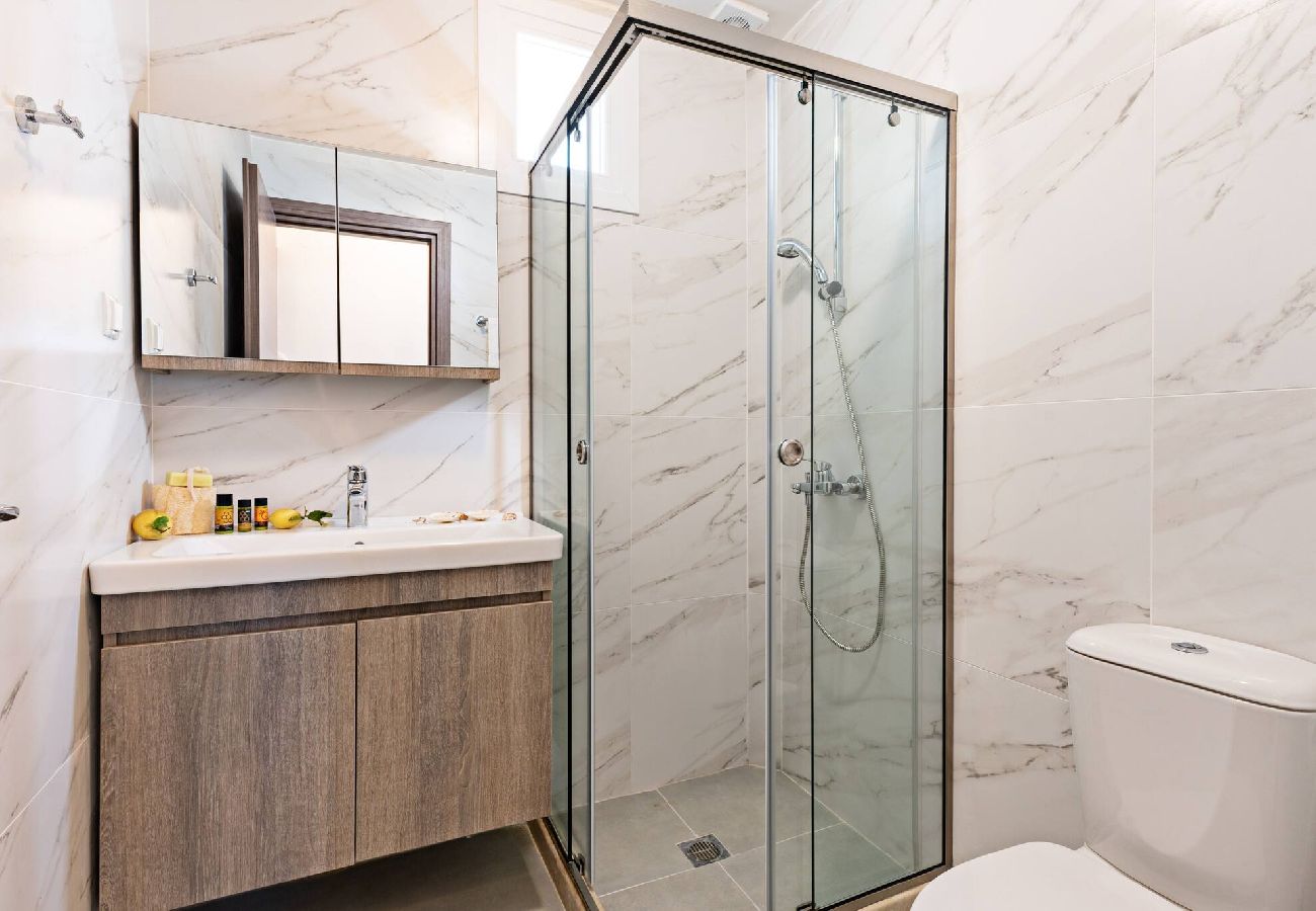 House in Panormo - Aura Suite, Coastline Getaway