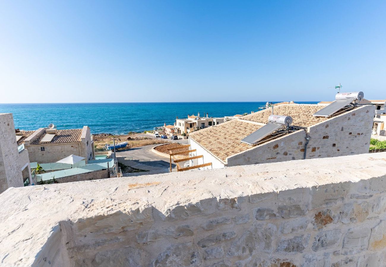 House in Panormo - Lyra Suite