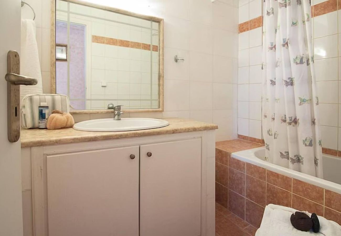 Villa in Agios Mamas - Sarris Villa