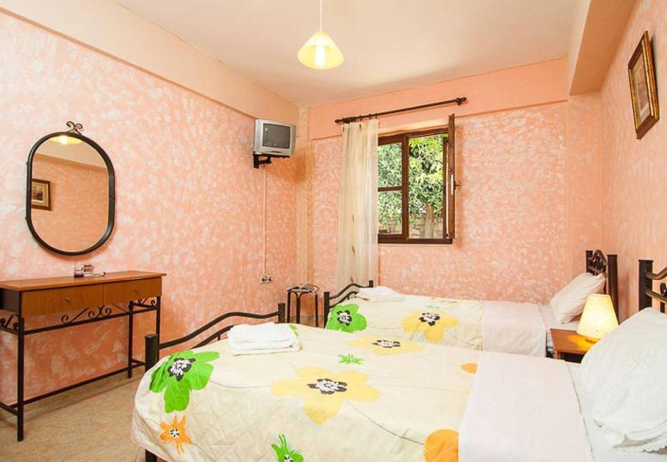 Villa in Agios Mamas - Sarris Villa