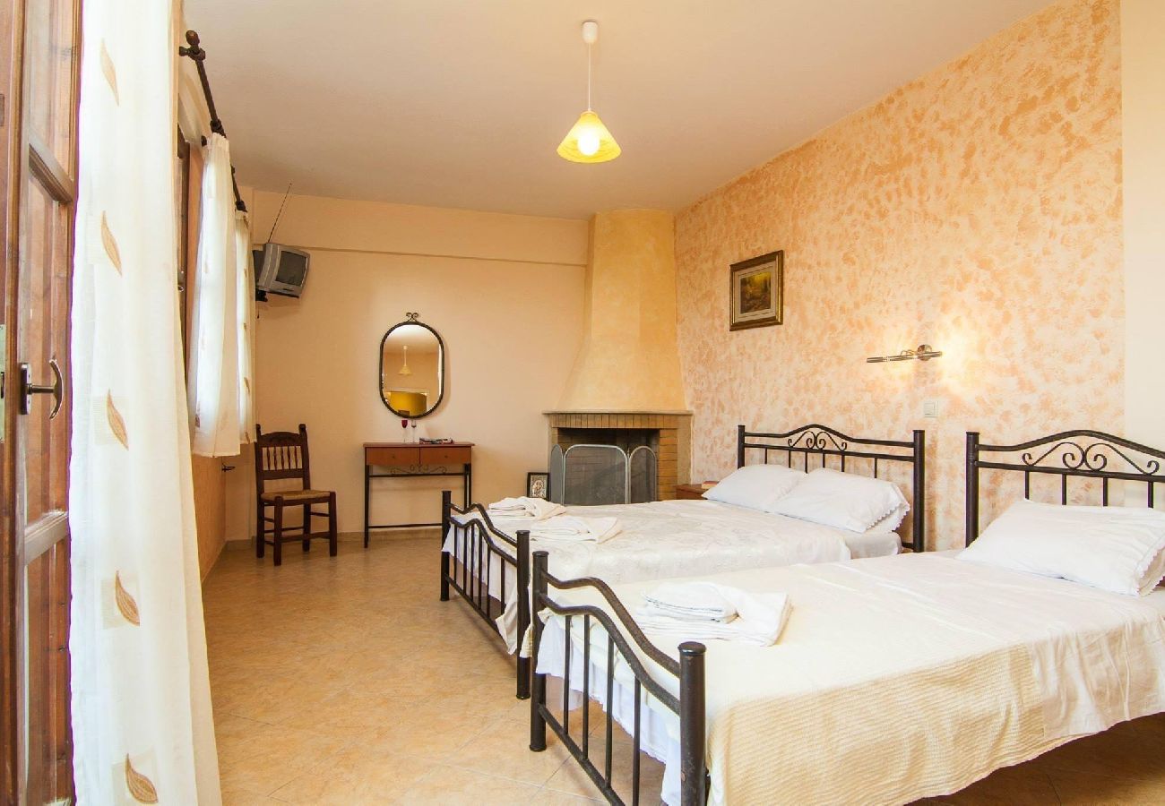 Villa in Agios Mamas - Sarris Villa