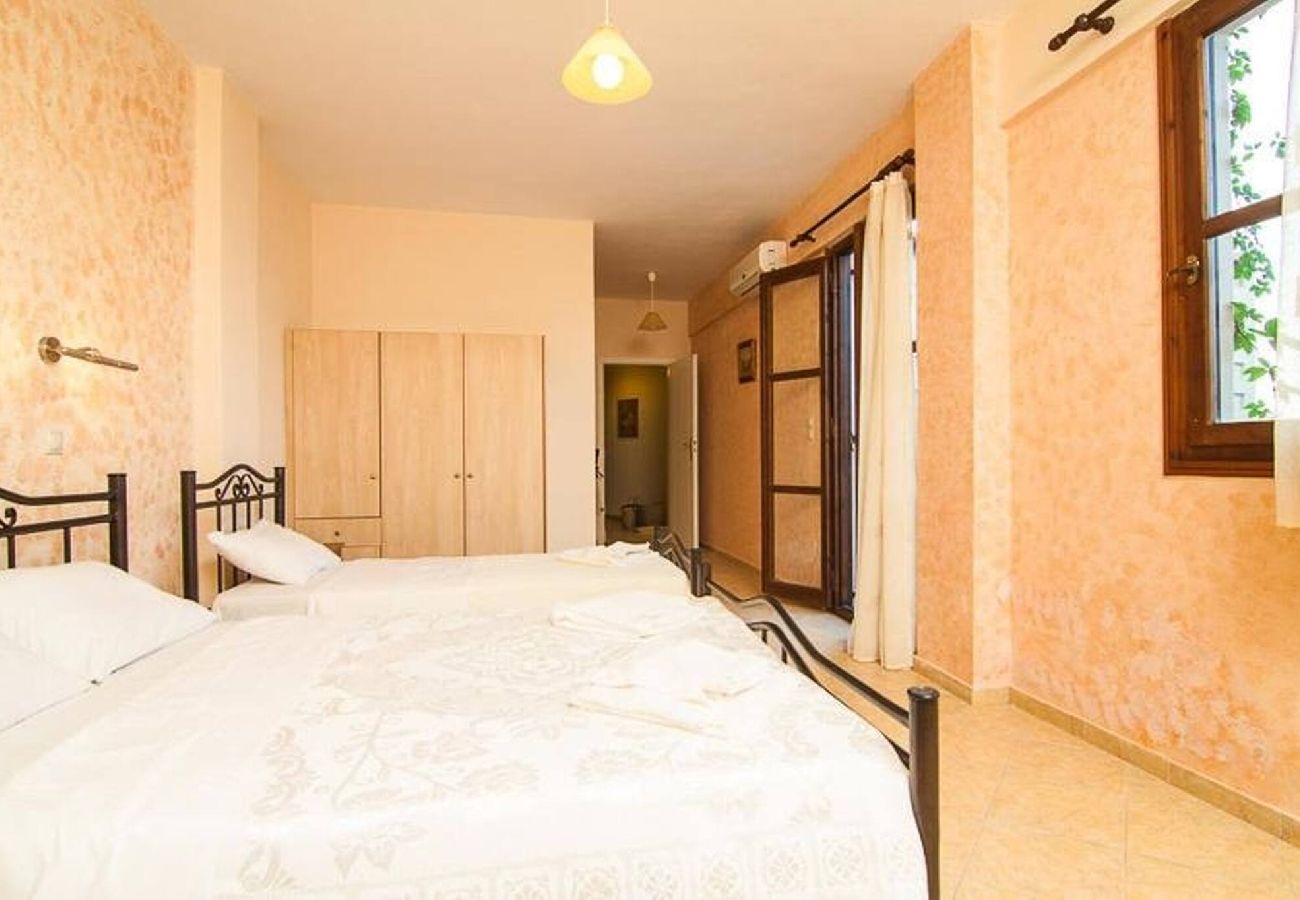 Villa in Agios Mamas - Sarris Villa