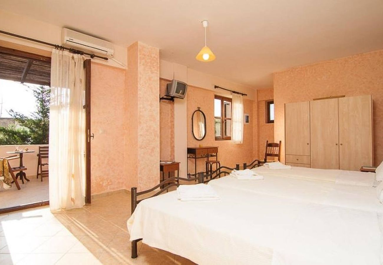 Villa in Agios Mamas - Sarris Villa