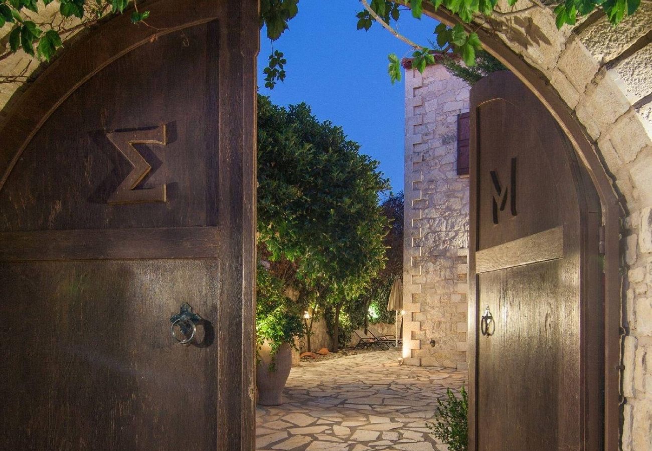 Villa in Agios Mamas - Sarris Villa