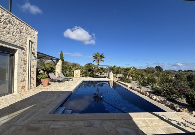 Villa in Vamos - MayaElisa Villa with Heated Pool, By Hellocrete