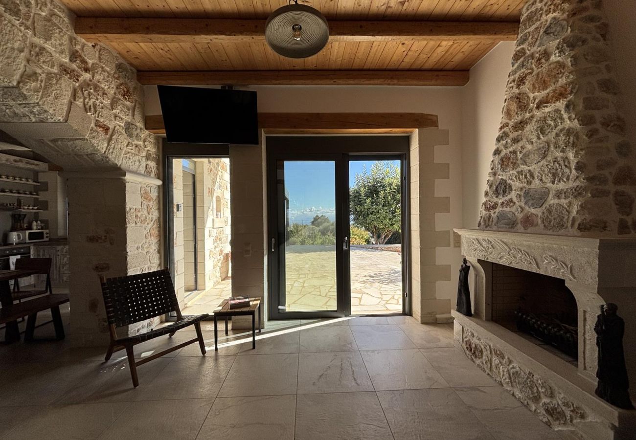 Villa in Vamos - MayaElisa Villa with Heated Pool, By Hellocrete