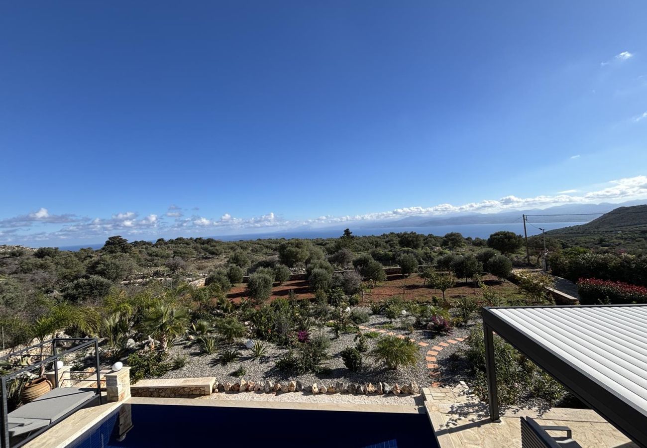 Villa in Vamos - MayaElisa Villa with Heated Pool, By Hellocrete