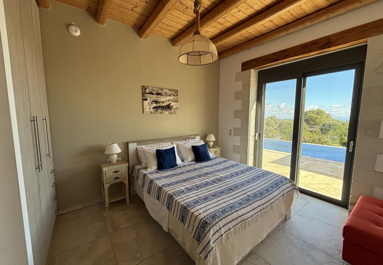 Villa in Vamos - MayaElisa Villa with Heated Pool, By Hellocrete