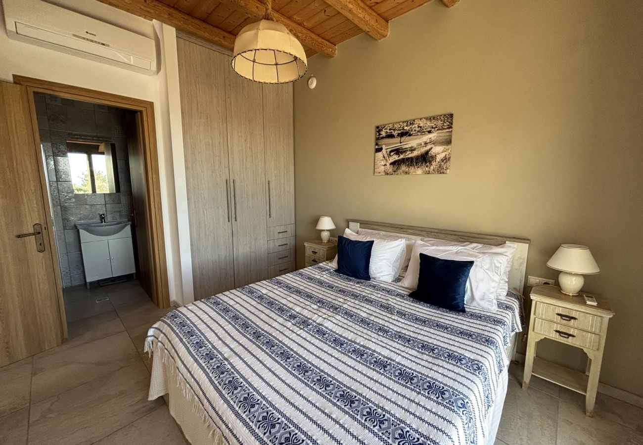 Villa in Vamos - MayaElisa Villa with Heated Pool, By Hellocrete