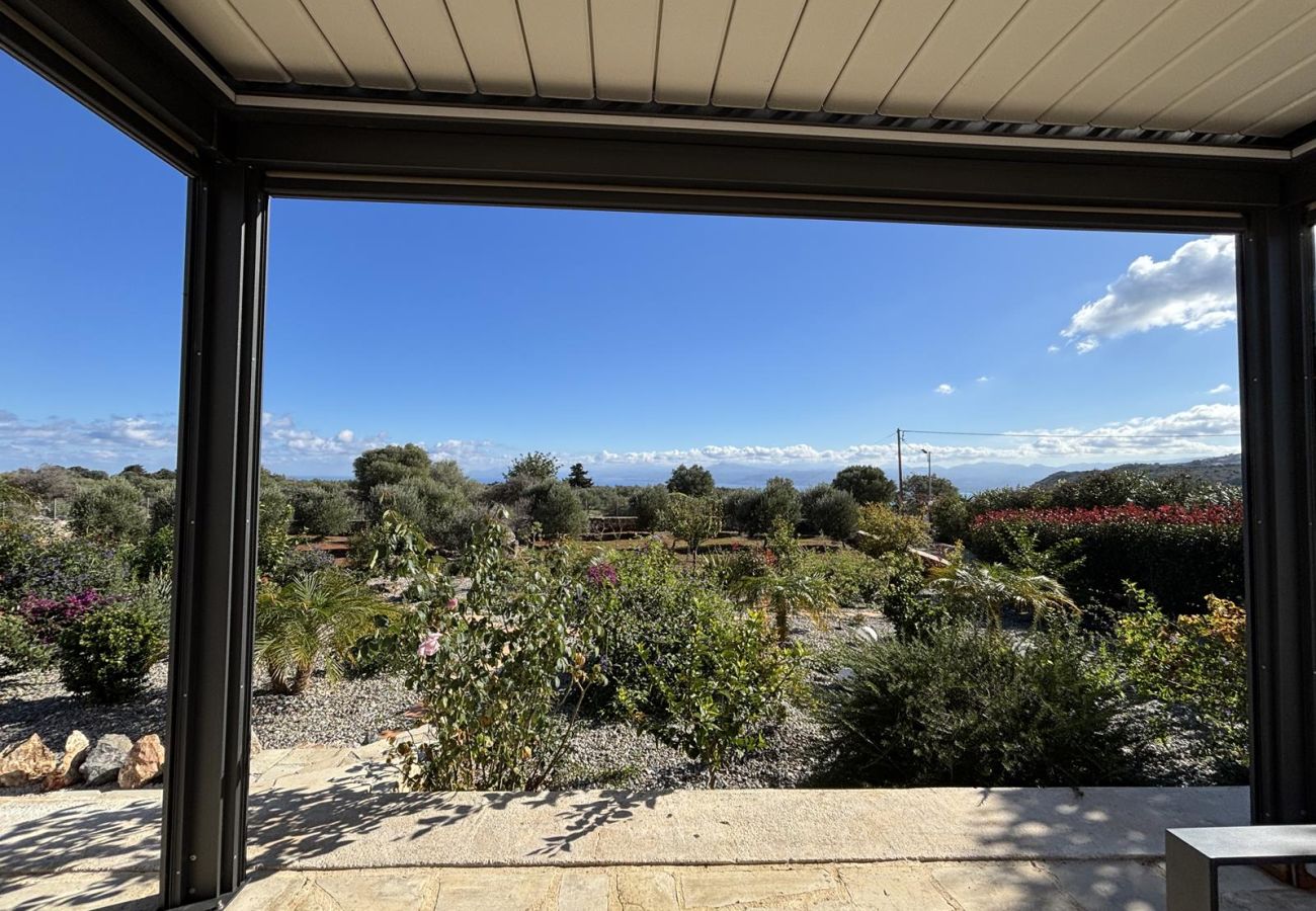 Villa in Vamos - MayaElisa Villa with Heated Pool, By Hellocrete