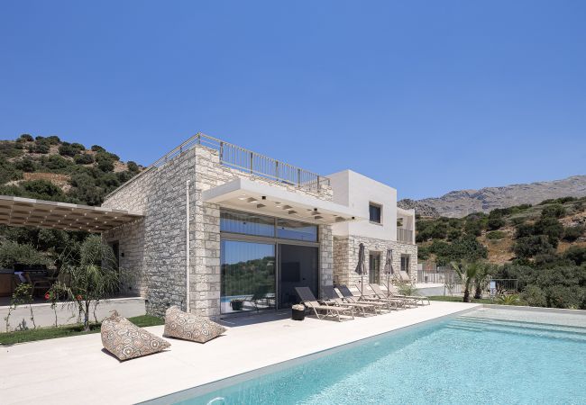 Villa in Agia Foteini - Mitatare Villas 1 - Evangelos, By Hellocrete