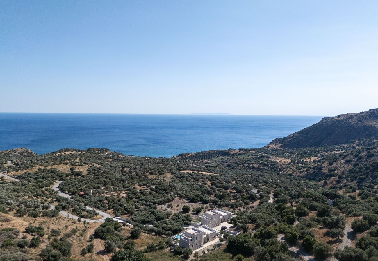 Villa in Agia Foteini - Mitatare Villas 2 - Evgenia, By Hellocrete