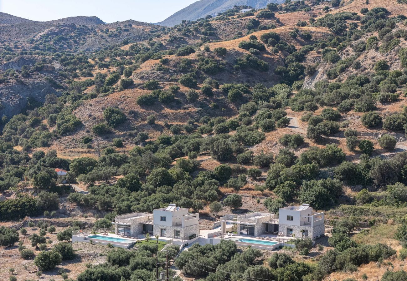 Villa in Agia Foteini - Mitatare Villas 2 - Evgenia, By Hellocrete