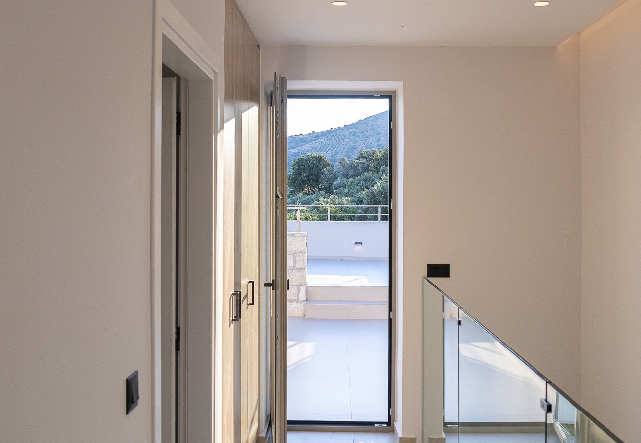 Villa in Agia Foteini - Mitatare Villas 2 - Evgenia, By Hellocrete
