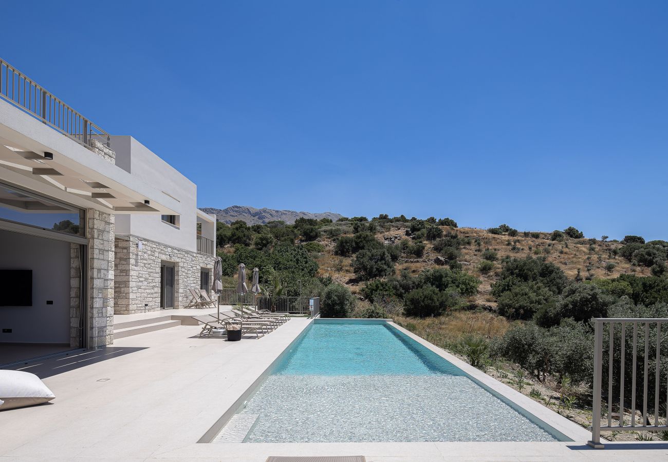 Villa in Agia Foteini - Mitatare Villas 2 - Evgenia, By Hellocrete