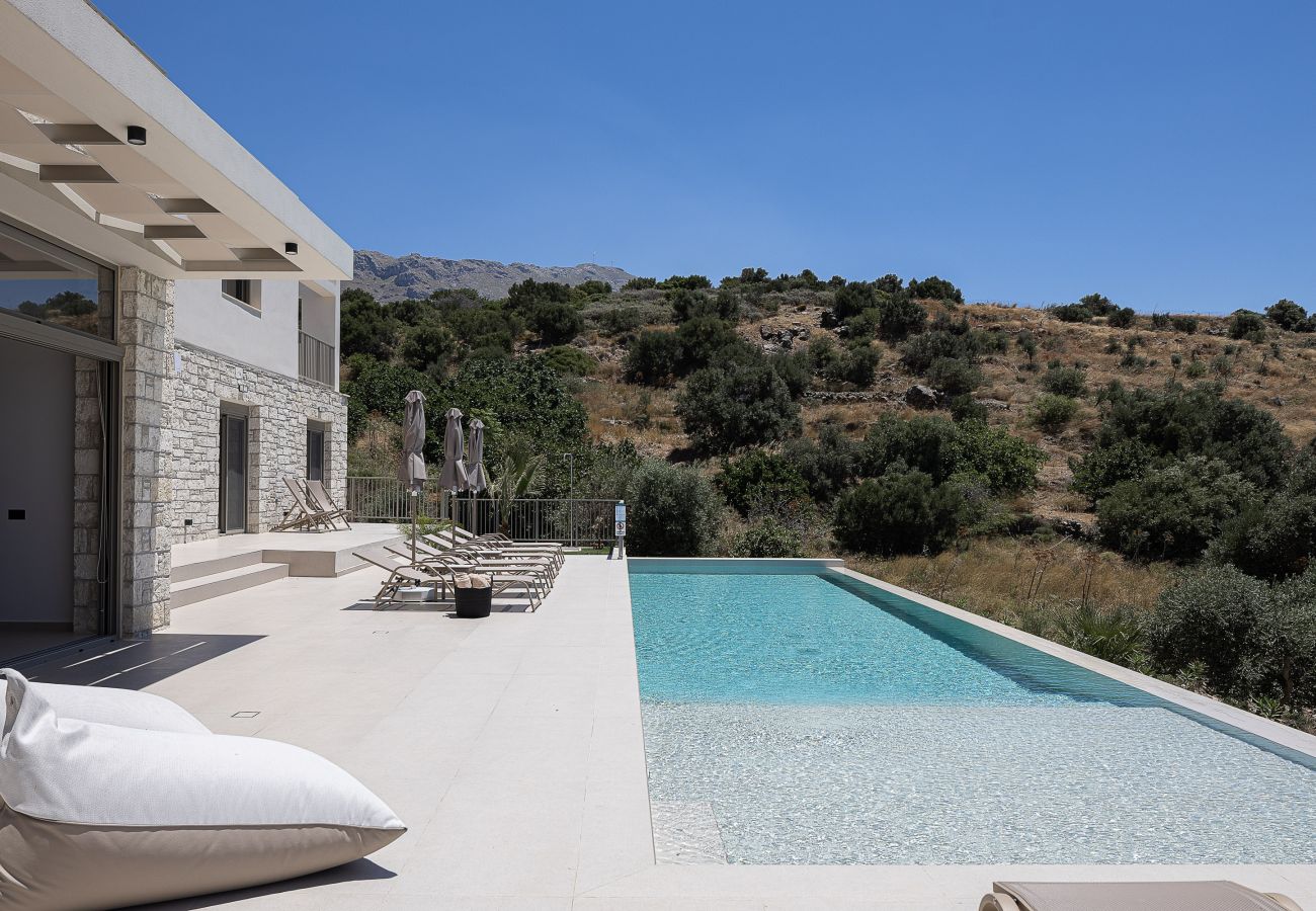 Villa in Agia Foteini - Mitatare Villas 2 - Evgenia, By Hellocrete
