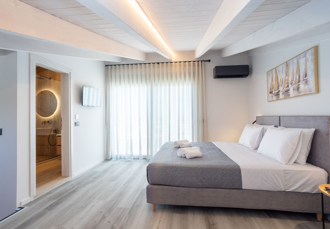Villa in Pigianos Kampos - Seaside Villa with Heated Pool, By Hellocrete