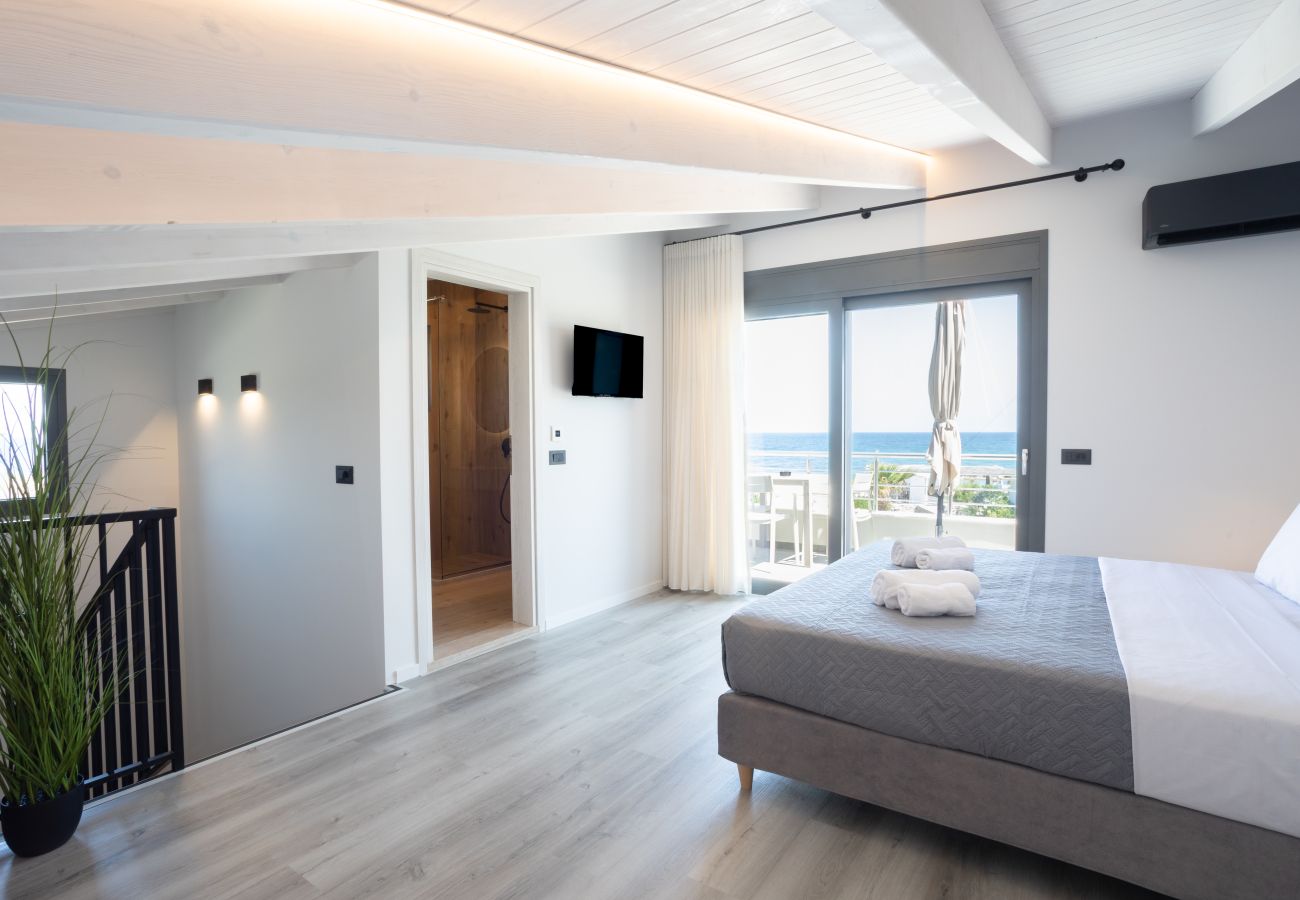 Villa in Pigianos Kampos - Seaside Villa with Heated Pool, By Hellocrete