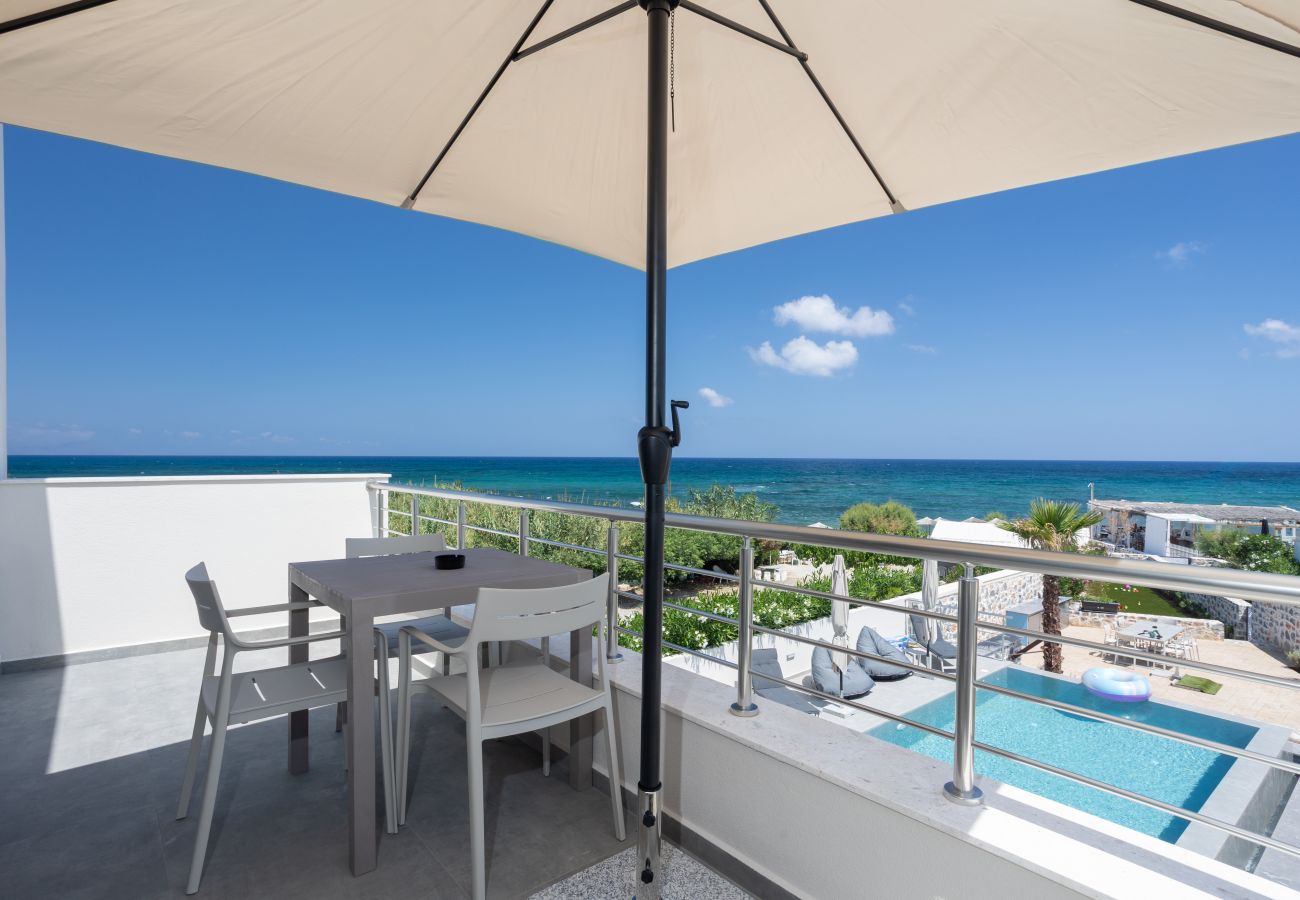 Villa in Pigianos Kampos - Seaside Villa with Heated Pool, By Hellocrete