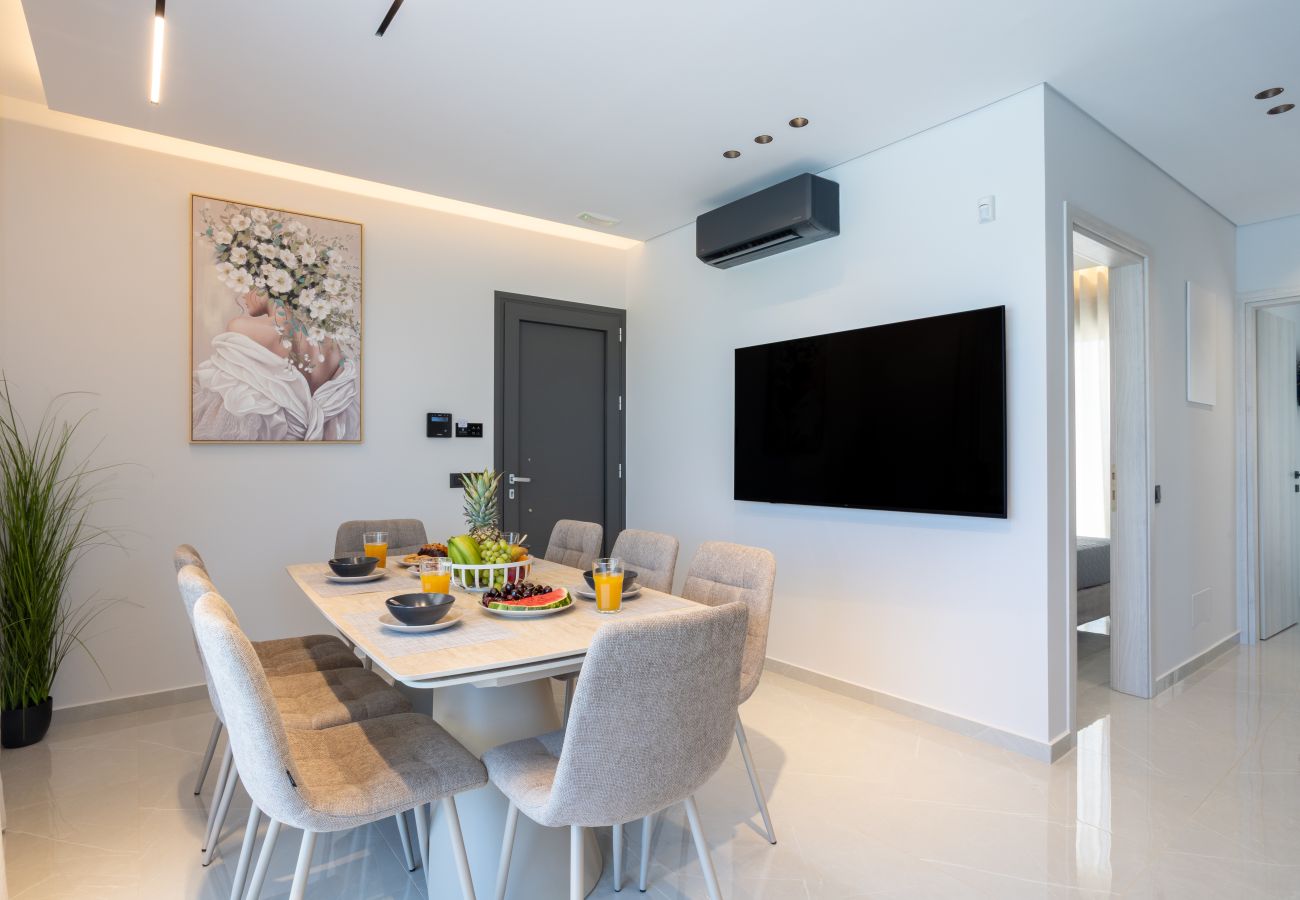 Villa in Pigianos Kampos - Seaside Villa with Heated Pool, By Hellocrete