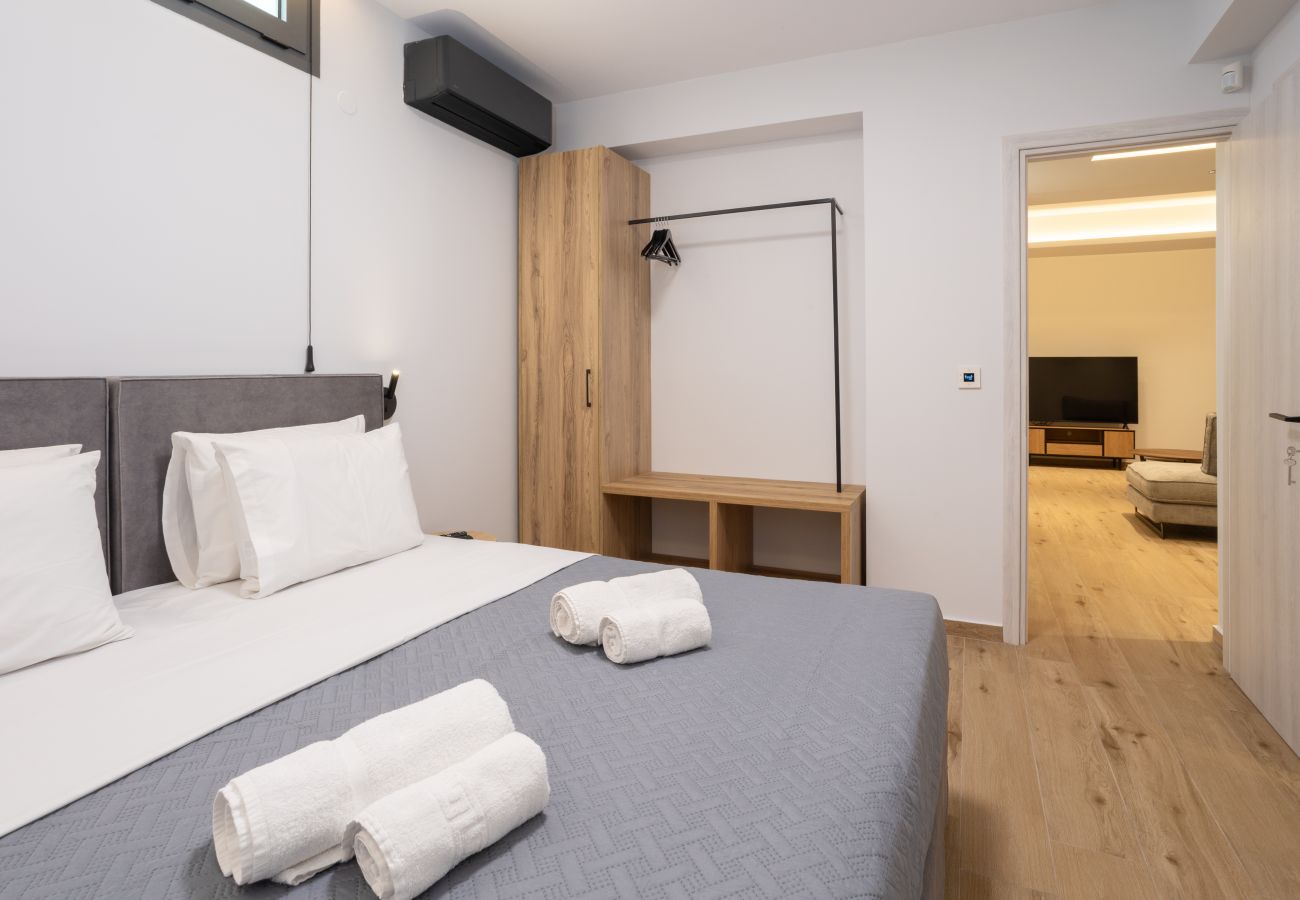 Villa in Pigianos Kampos - Seaside Villa with Heated Pool, By Hellocrete