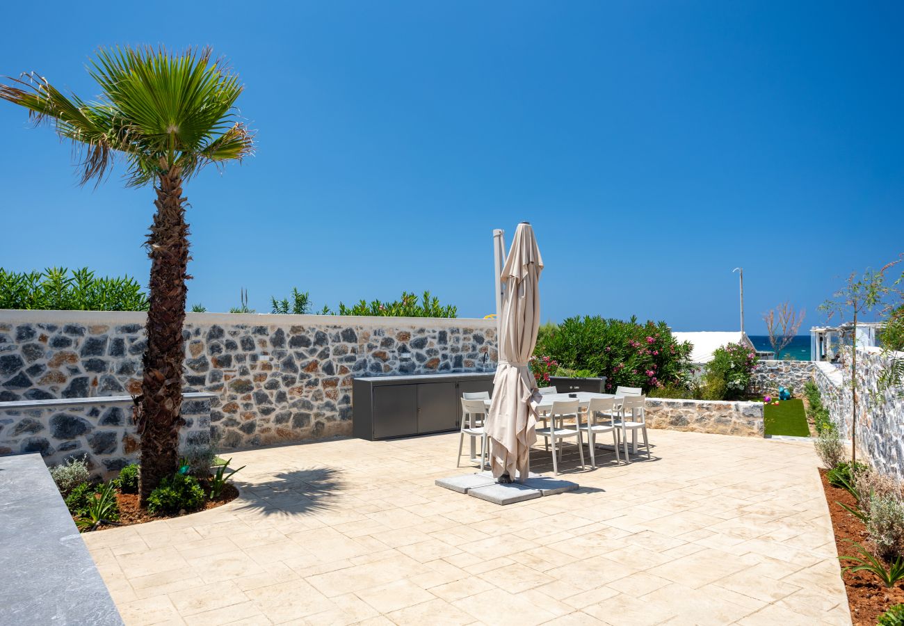 Villa in Pigianos Kampos - Seaside Villa with Heated Pool, By Hellocrete
